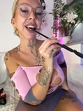 CheekyChels online show from October 2025 11:45:02 AM