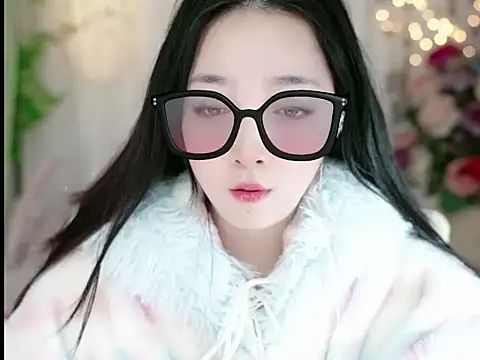 Snapshot of WenBao-Bao chatting on January 2025 02:13:01 PM WenBao-Bao online show from January 2025 02:13:01 PM