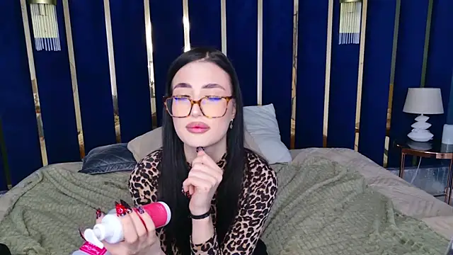 EmmaLawrens online show from February 2025 03:41:02 PM