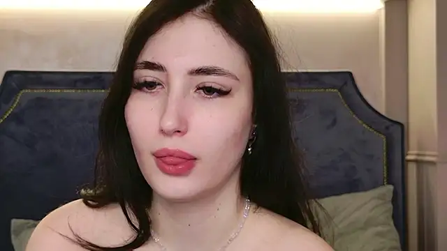 Snapshot of EmmaLawrens chatting on March 2026 10:45:02 AM EmmaLawrens online show from March 2026 10:45:02 AM