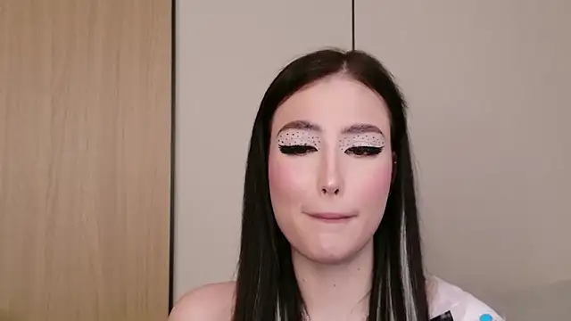 Snapshot of EmmaLawrens chatting on April 2026 07:58:02 PM EmmaLawrens online show from April 2026 07:58:02 PM