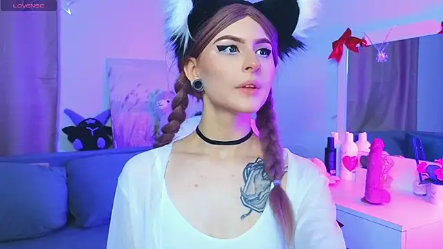 Emily  Mooree online show from January 2025 07:14:01 AM