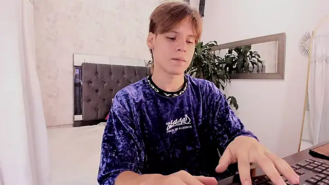 blondie lover69 online show from October 2025 09:48:02 PM