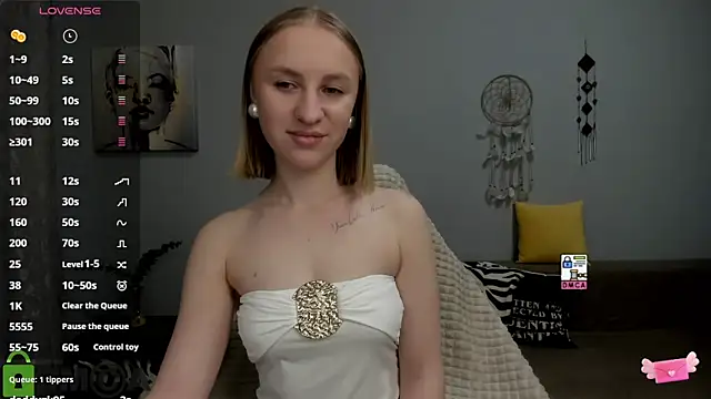 Snapshot of BeautyBlondy chatting on February 2026 03:33:02 PM BeautyBlondy online show from February 2026 03:33:02 PM