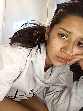 Snapshot of Cleo_Hott chatting on March 2025 12:24:01 PM Cleo Hott online show from March 2025 12:24:01 PM