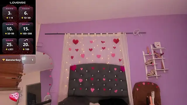 naomii 0 online show from February 2026 12:13:02 PM