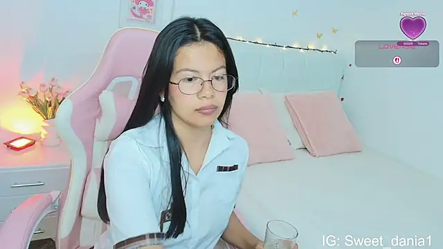 sweet dania  online show from September 2025 04:38:02 AM