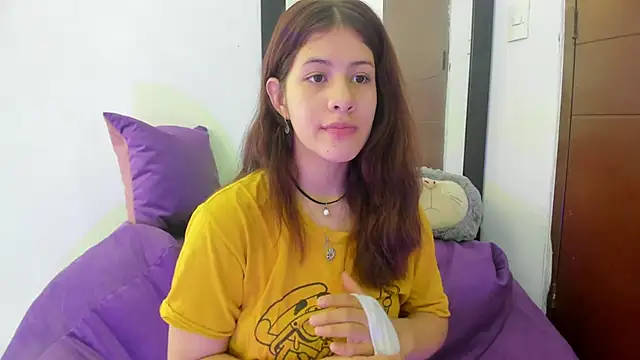 Snapshot of MiaQueen021 chatting on September 2025 02:49:02 PM MiaQueen021 online show from September 2025 02:49:02 PM