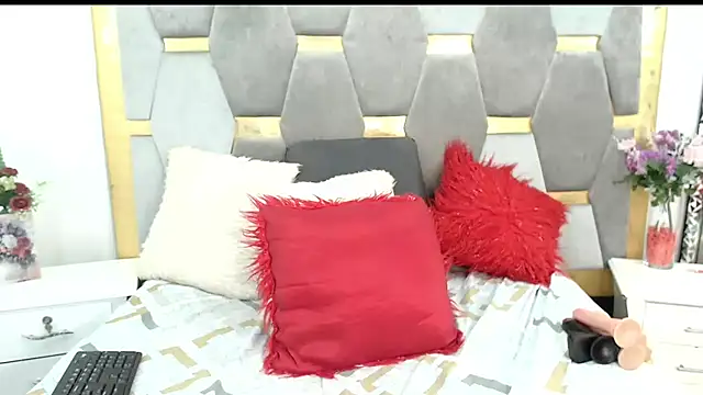 electrastunningx online show from February 2025 02:45:01 PM