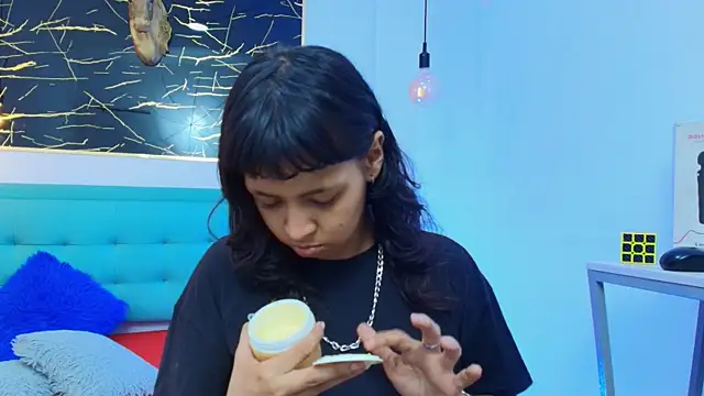 gabriela cortez online show from October 2025 12:12:02 PM