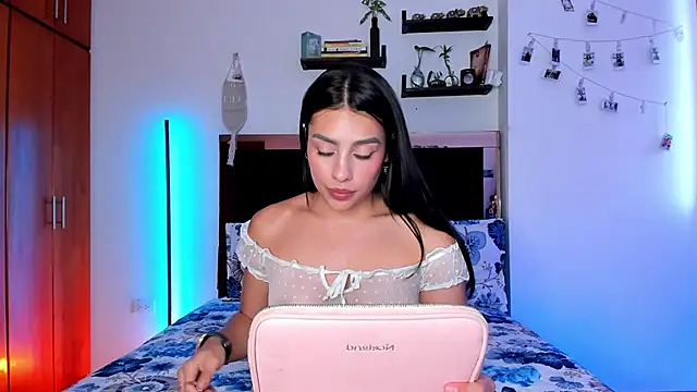 Carorosse online show from March 2025 10:20:01 PM