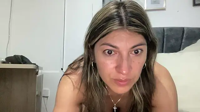 LunaBeya online show from March 2026 11:27:02 AM