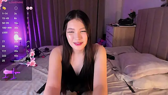 Snapshot of marin_light chatting on November 2025 09:06:01 PM marin light online show from November 2025 09:06:01 PM