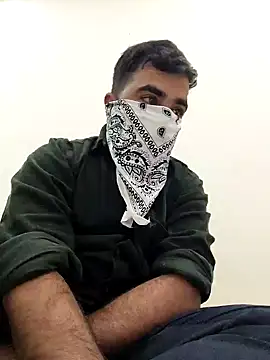 13lusty online show from February 2025 06:40:01 AM