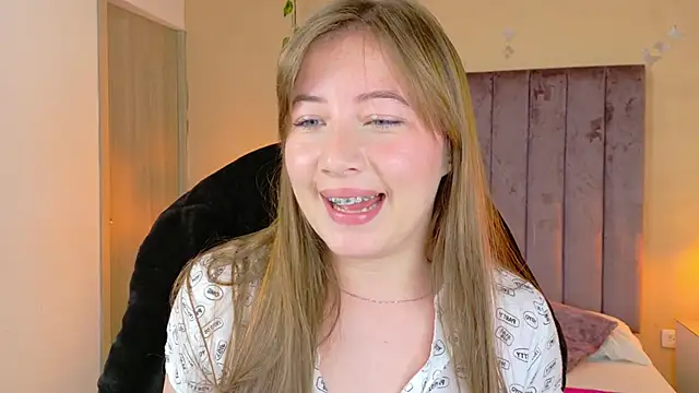 Dahlia Rousse online show from March 2026 02:46:01 AM