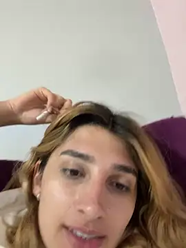 Snapshot of Queensara_ chatting on February 2025 01:20:01 AM Queensara online show from February 2025 01:20:01 AM