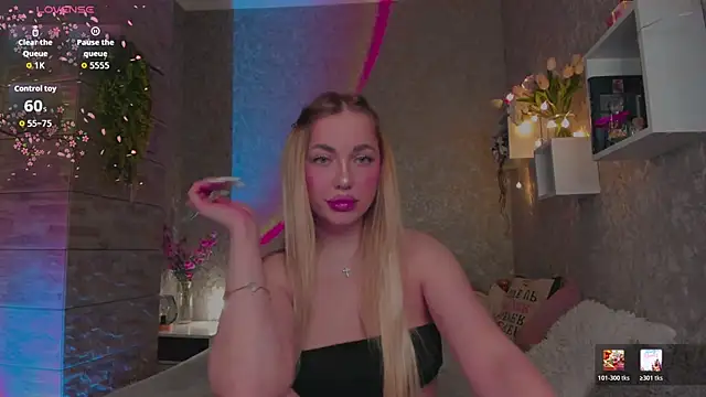 Snapshot of Mika_Rayy chatting on May 2026 08:14:02 PM Mika Rayy online show from May 2026 08:14:02 PM