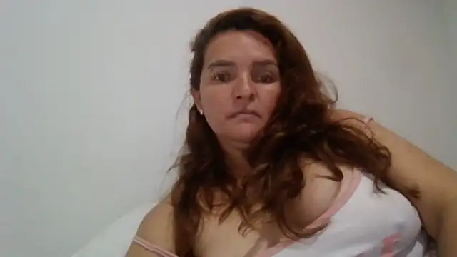 Snapshot of squirtlatinx chatting on April 2026 12:53:02 PM squirtlatinx online show from April 2026 12:53:02 PM