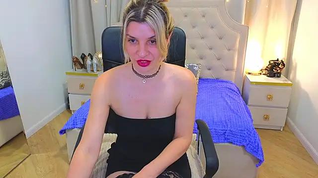Snapshot of M_I_A_M_I_A chatting on February 2025 11:20:01 AM M I A M I A online show from February 2025 11:20:01 AM