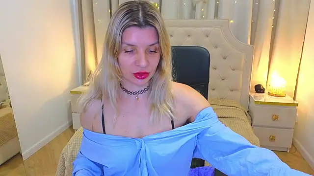 Snapshot of M_I_A_M_I_A chatting on March 2025 11:05:01 AM M I A M I A online show from March 2025 11:05:01 AM