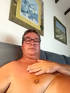 Snapshot of MountJohnXL chatting on February 2025 11:04:02 PM MountJohnXL online show from February 2025 11:04:02 PM