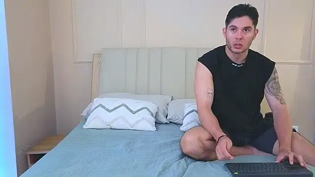 Snapshot of mr_danni chatting on June 2026 06:47:01 PM mr danni online show from June 2026 06:47:01 PM