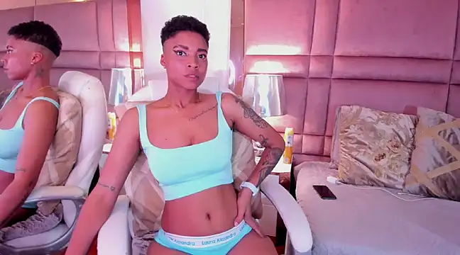 LuciaWallace online show from February 2025 06:44:01 AM