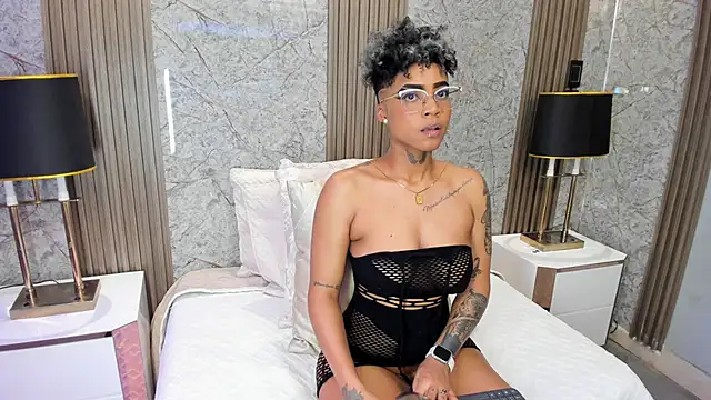 LuciaWallace online show from February 2026 11:33:02 PM