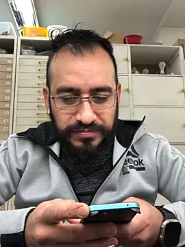 Snapshot of leonardohot1987 chatting on January 2025 05:42:02 PM leonardohot1987 online show from January 2025 05:42:02 PM