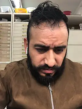 Snapshot of leonardohot1987 chatting on January 2025 06:09:02 PM leonardohot1987 online show from January 2025 06:09:02 PM