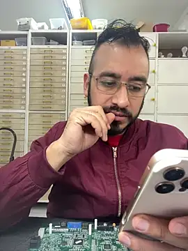 Snapshot of leonardohot1987 chatting on March 2025 05:50:02 PM leonardohot1987 online show from March 2025 05:50:02 PM