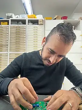 Snapshot of leonardohot1987 chatting on December 2025 07:22:01 PM leonardohot1987 online show from December 2025 07:22:01 PM