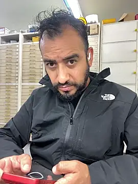 Snapshot of leonardohot1987 chatting on April 2026 05:46:02 PM leonardohot1987 online show from April 2026 05:46:02 PM