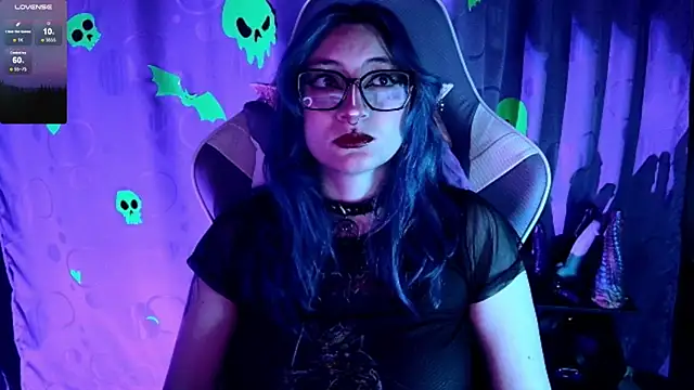 Kimlennox  online show from December 2025 02:22:01 PM