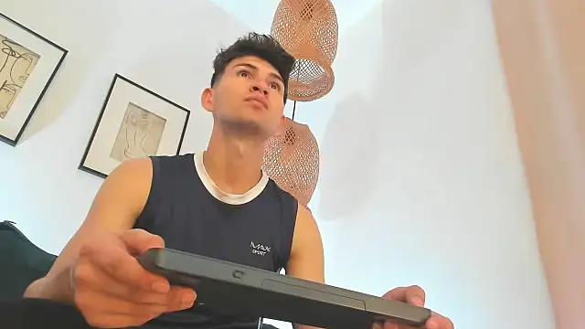 Snapshot of orlando_yate chatting on February 2025 11:25:02 PM orlando yate online show from February 2025 11:25:02 PM