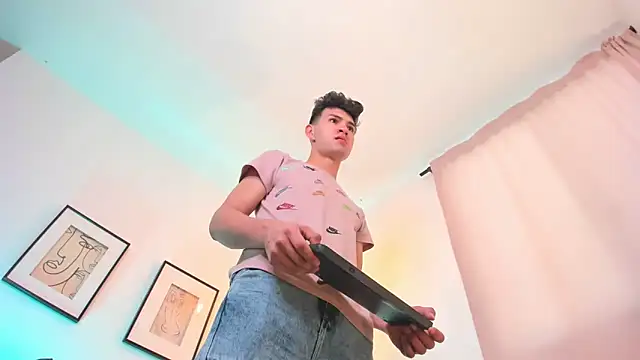 Snapshot of orlando_yate chatting on February 2025 07:09:01 PM orlando yate online show from February 2025 07:09:01 PM