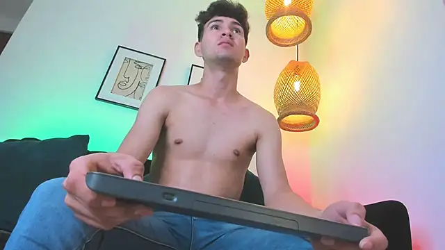 Snapshot of orlando_yate chatting on February 2025 10:07:02 PM orlando yate online show from February 2025 10:07:02 PM