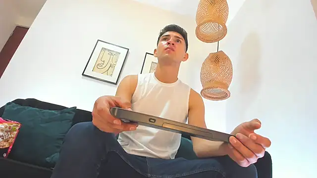 Snapshot of orlando_yate chatting on March 2025 01:45:02 AM orlando yate online show from March 2025 01:45:02 AM