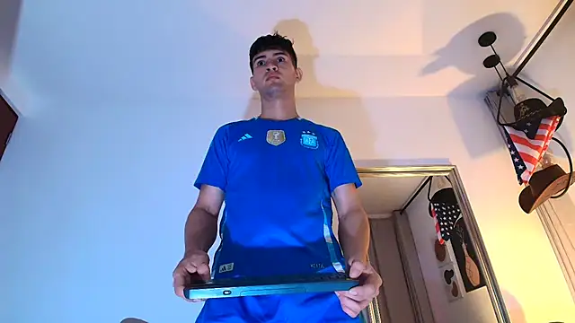 Snapshot of orlando_yate chatting on September 2025 02:44:01 AM orlando yate online show from September 2025 02:44:01 AM