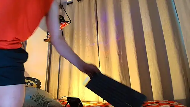 Snapshot of orlando_yate chatting on September 2025 09:59:02 PM orlando yate online show from September 2025 09:59:02 PM