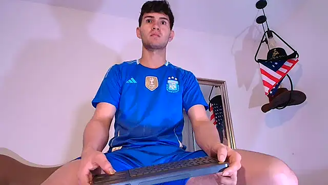 Snapshot of orlando_yate chatting on October 2025 12:06:02 PM orlando yate online show from October 2025 12:06:02 PM