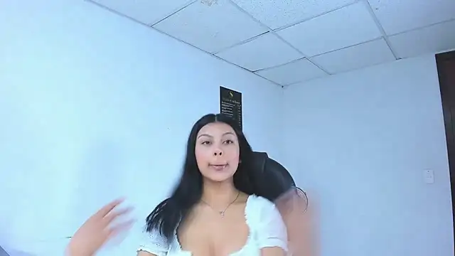 Salmaportman69 online show from October 2025 03:23:02 AM