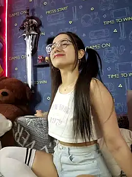 Snapshot of LittleX_Angel chatting on February 2025 07:59:01 AM LittleX Angel online show from February 2025 07:59:01 AM