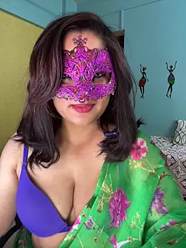 Snapshot of Ayeshaa__25 chatting on February 2025 12:32:02 PM Ayeshaa 25 online show from February 2025 12:32:02 PM