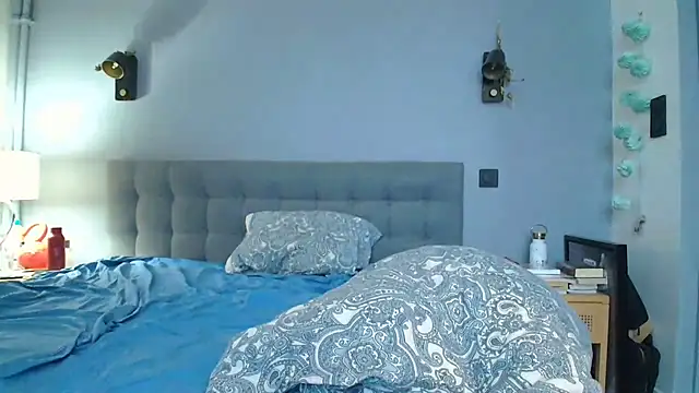 Snapshot of KattyFR chatting on October 2025 07:56:01 AM KattyFR online show from October 2025 07:56:01 AM