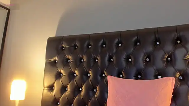 Catty Foxx online show from March 2025 05:39:01 PM