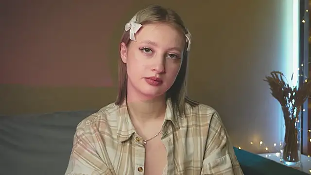 milasmiu online show from March 2025 05:02:02 PM