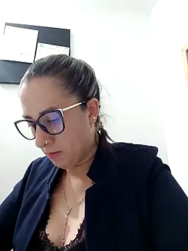 Snapshot of CHARLOTTE_1711 chatting on January 2025 11:35:02 PM CHARLOTTE 1711 online show from January 2025 11:35:02 PM