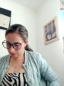 Snapshot of CHARLOTTE_1711 chatting on January 2025 09:36:01 PM CHARLOTTE 1711 online show from January 2025 09:36:01 PM