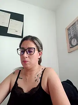 Snapshot of CHARLOTTE_1711 chatting on February 2025 10:30:01 PM CHARLOTTE 1711 online show from February 2025 10:30:01 PM